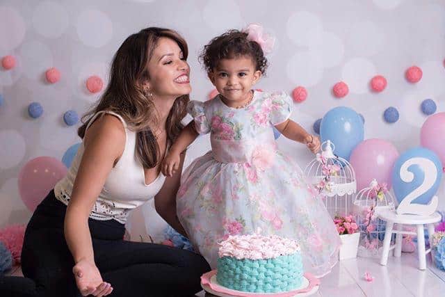 Vestido infantil com saia de tule